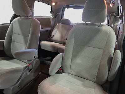 2020 Toyota Sienna LE 7 Passenger