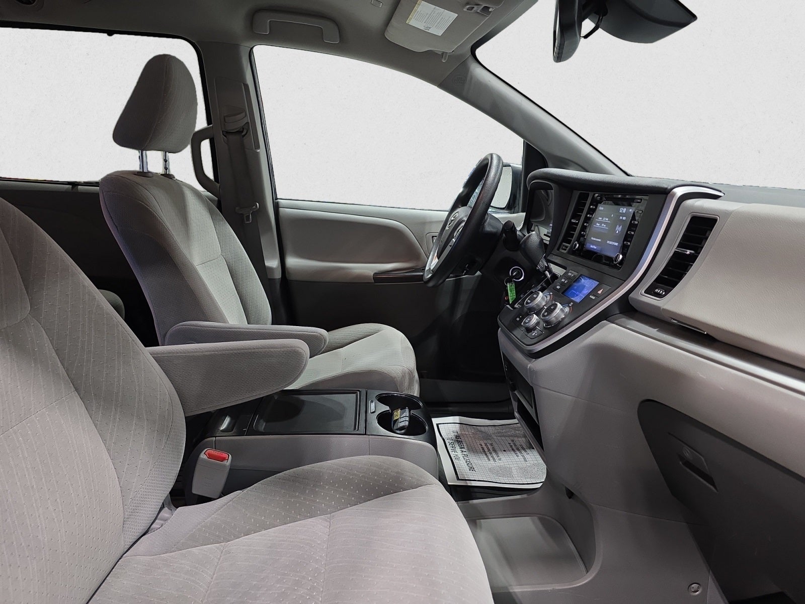 2020 Toyota Sienna LE 7 Passenger