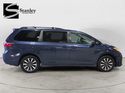 2020 Toyota Sienna LE 7 Passenger