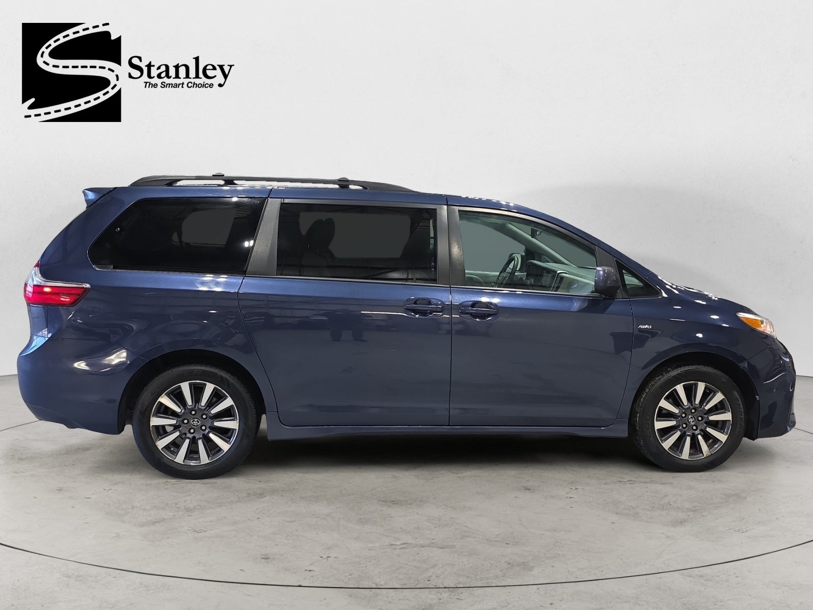 2020 Toyota Sienna LE 7 Passenger